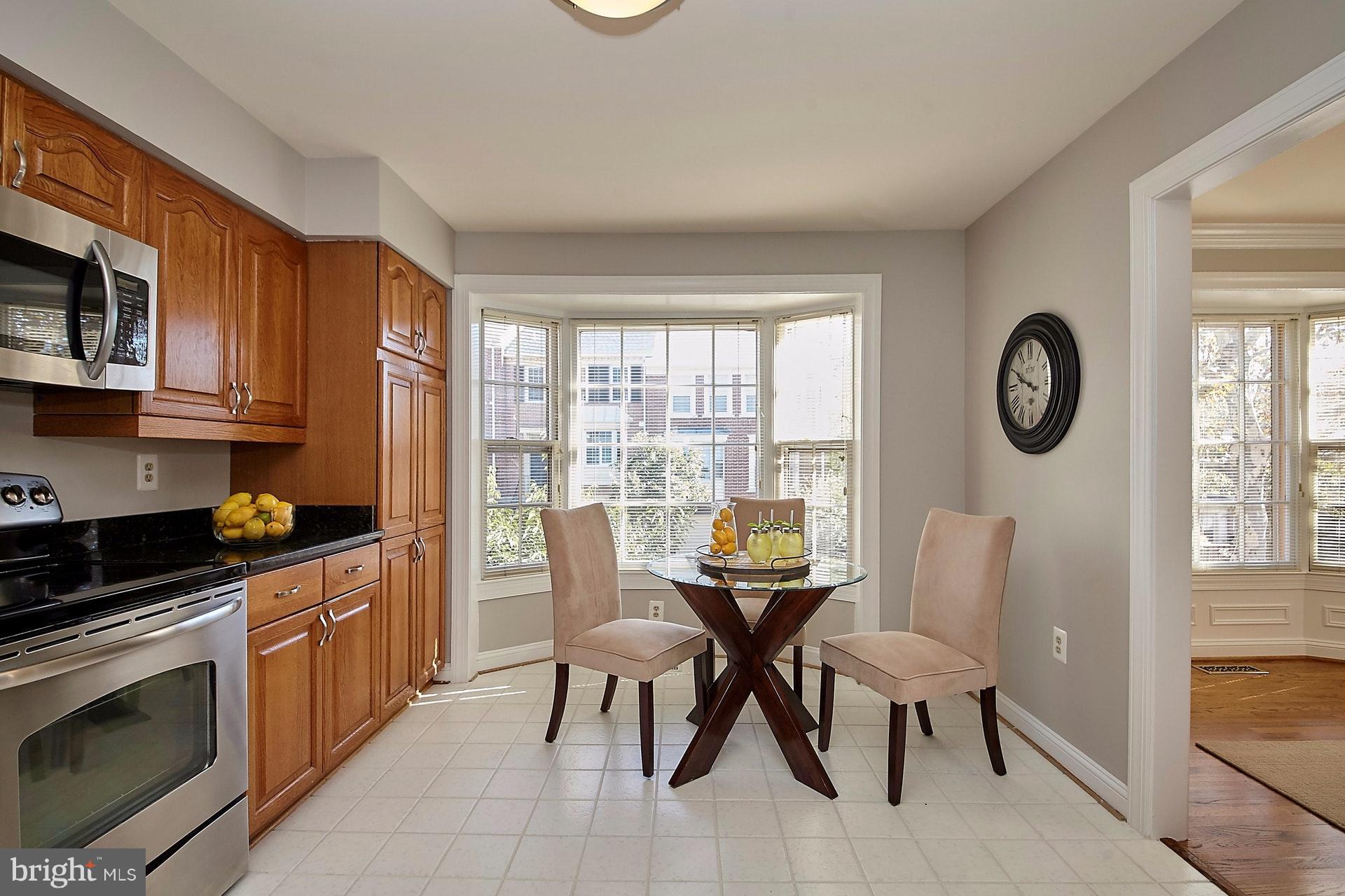 6514 Serenade Place Springfield, VA 22150 - Photo 11 of 30 Kitchen
