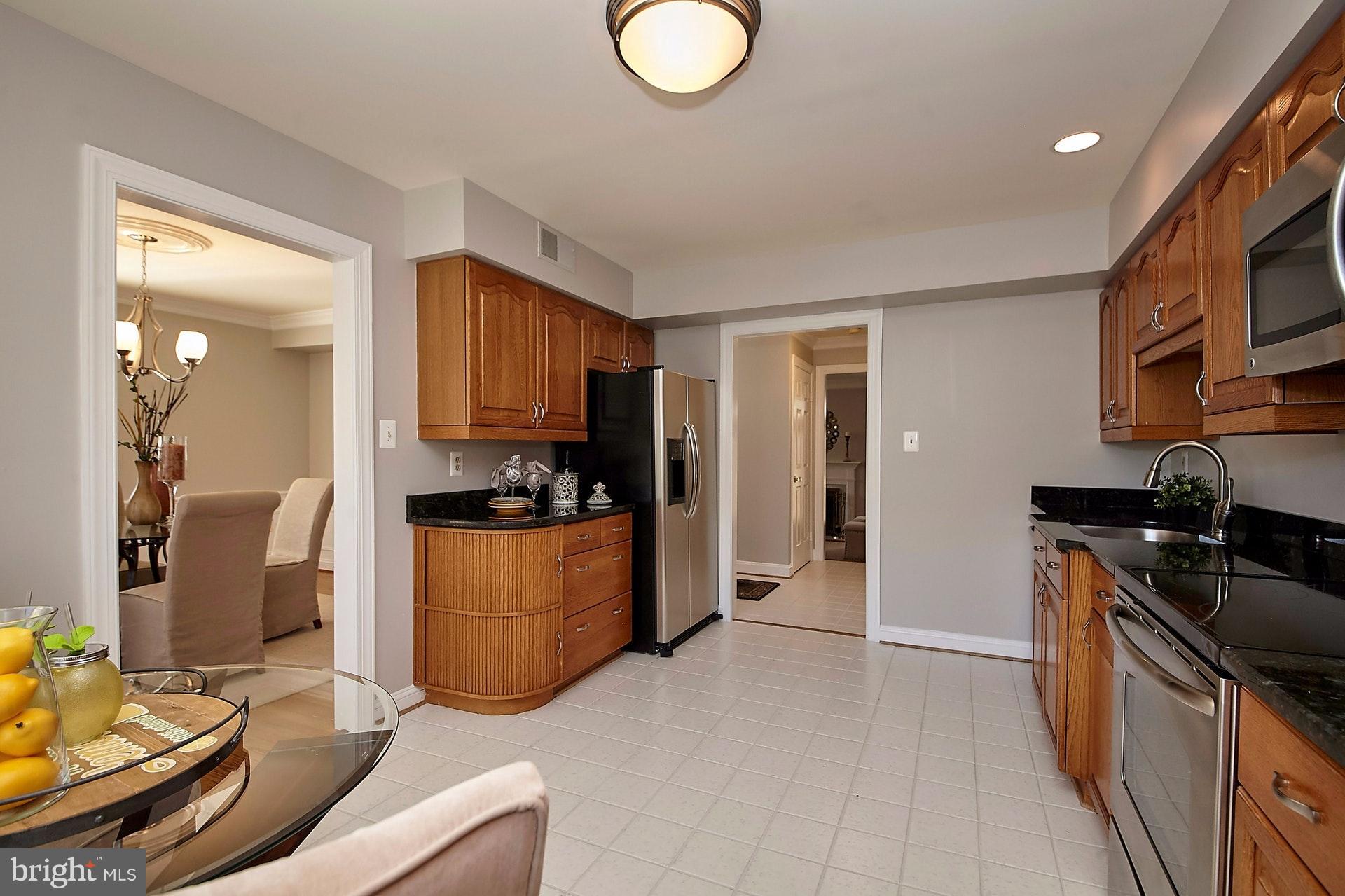6514 Serenade Place Springfield, VA 22150 - Photo 13 of 30 Kitchen