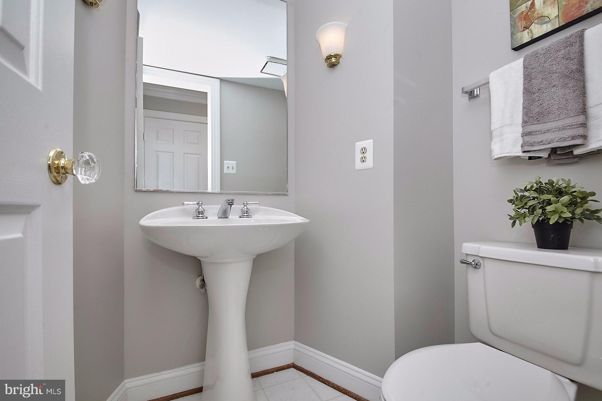 6514 Serenade Place Springfield, VA 22150 - Photo 16 of 30 Bath