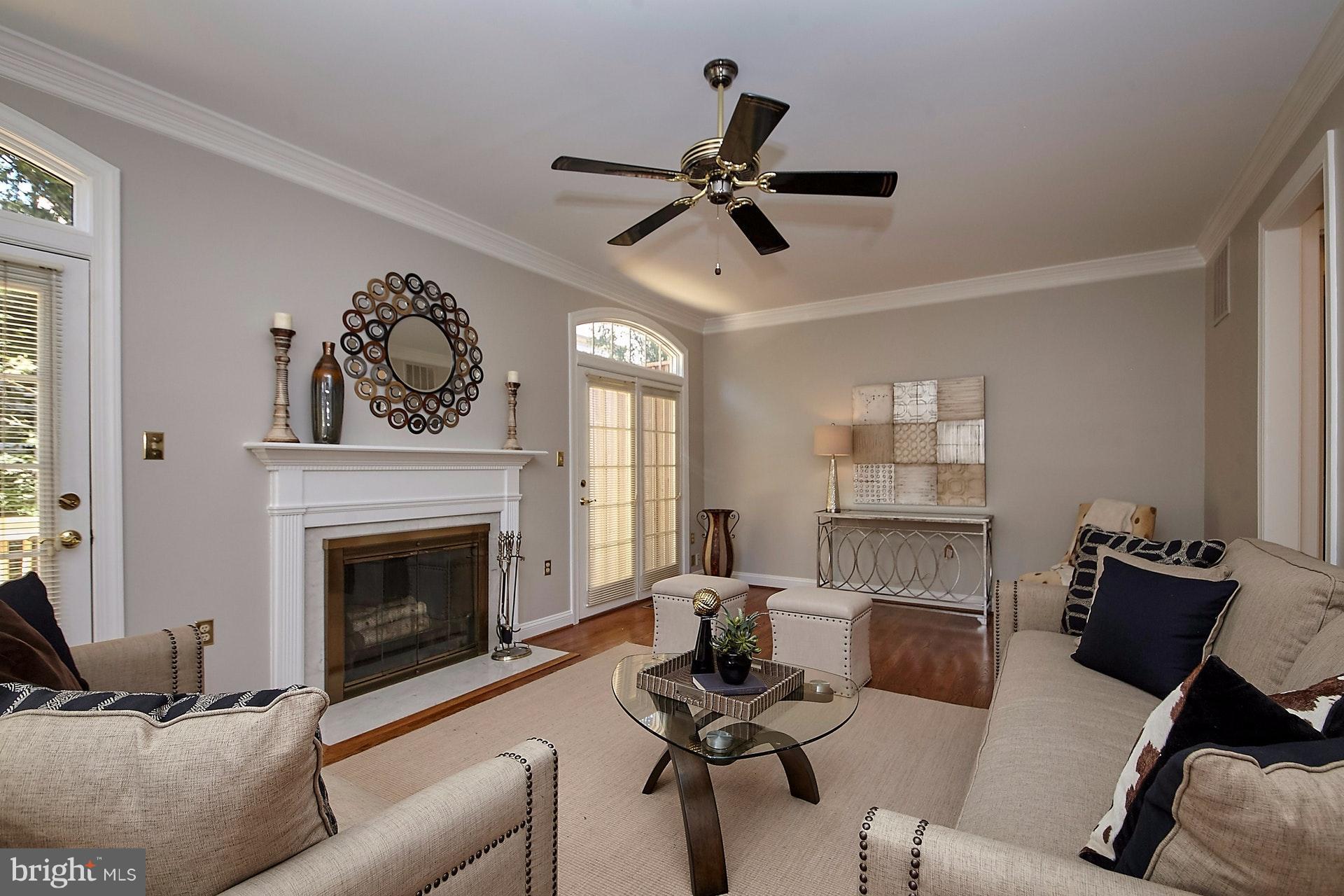 6514 Serenade Place Springfield, VA 22150 - Photo 9 of 30 Living Room