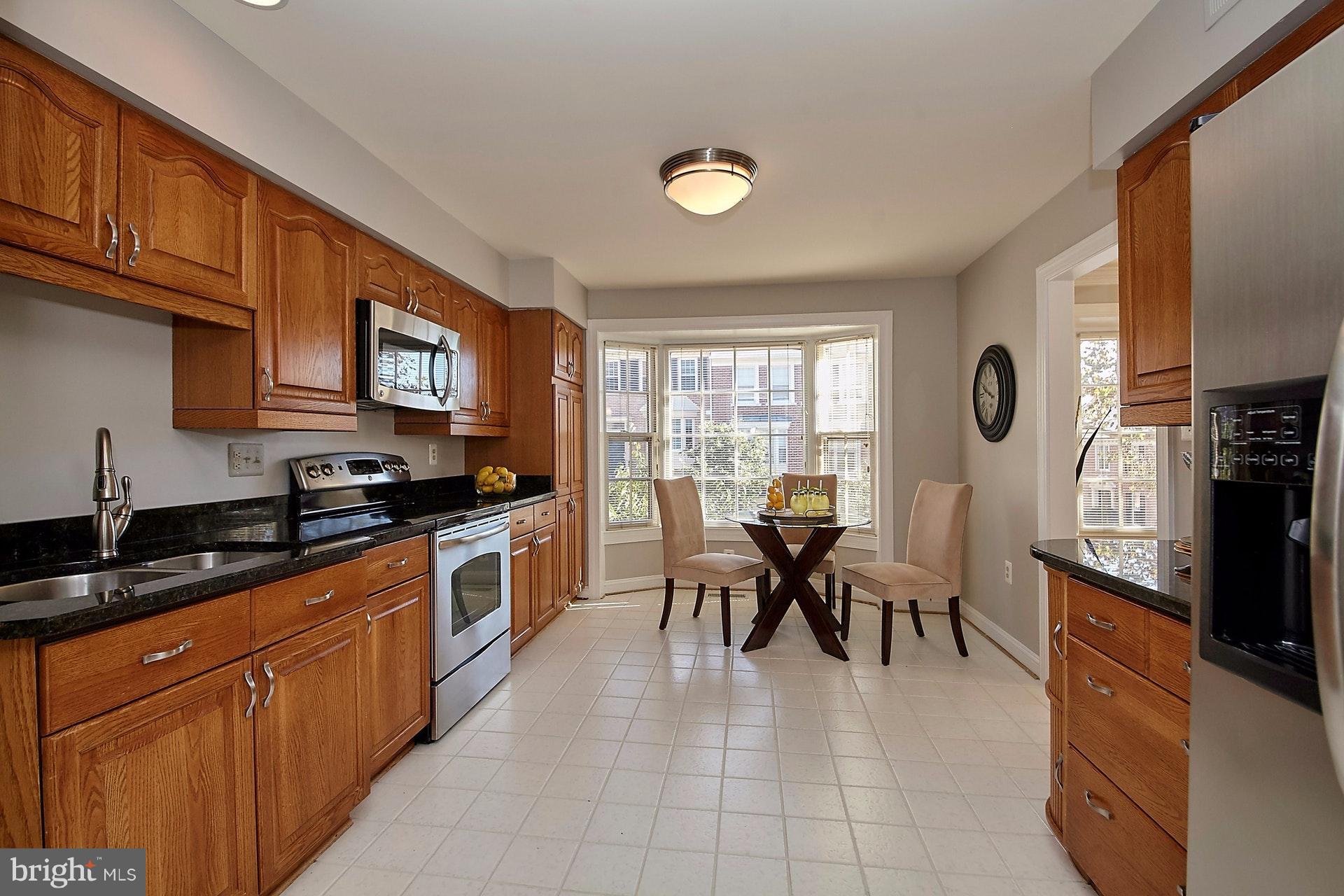6514 Serenade Place Springfield, VA 22150 - Photo 10 of 30 Kitchen