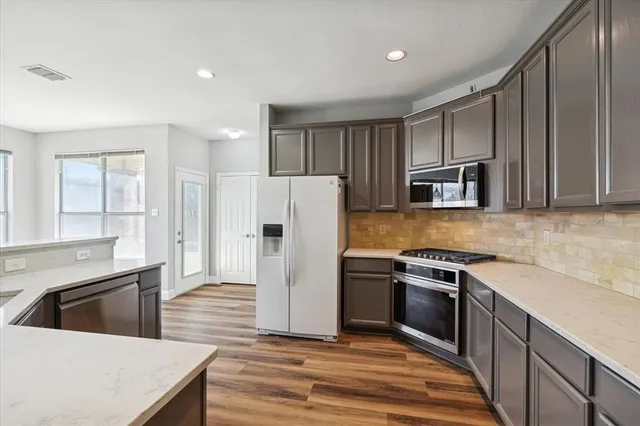 $525,000 | 2300 Caldwell Drive, Bedford, TX 76021