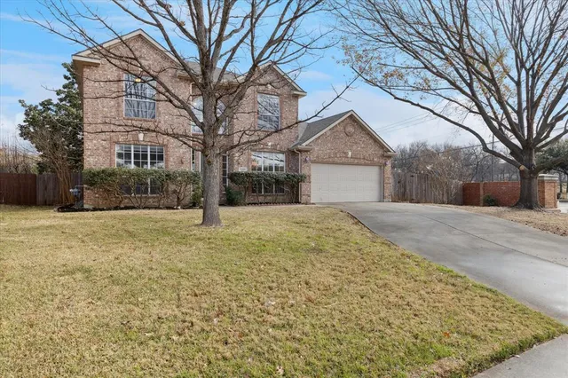 $525,000 | 2300 Caldwell Drive, Bedford, TX 76021
