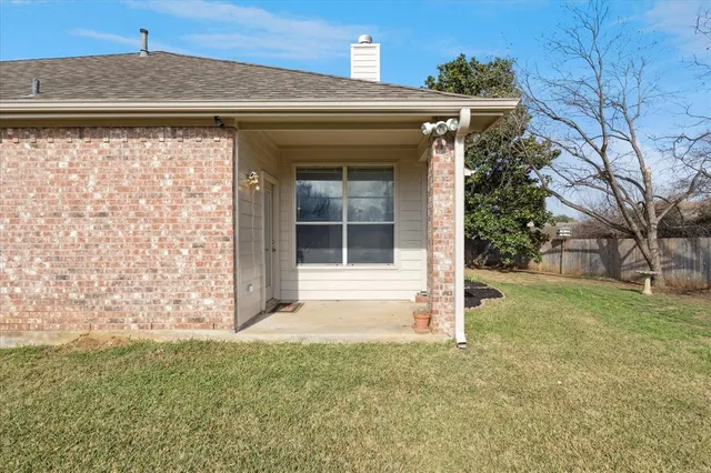 $525,000 | 2300 Caldwell Drive, Bedford, TX 76021