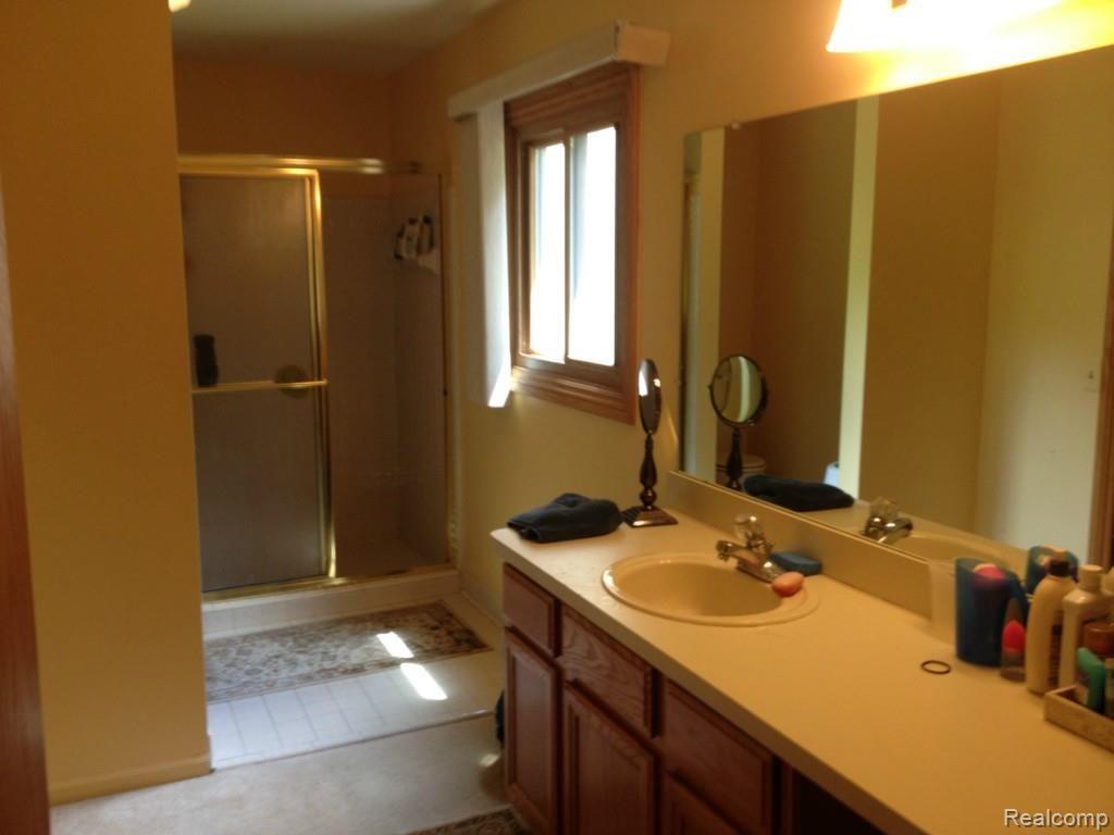2135 Rochelle Park Drive, Unit 74 Rochester, MI 48309 - Photo 10 of 17 IMG_4164.jpg