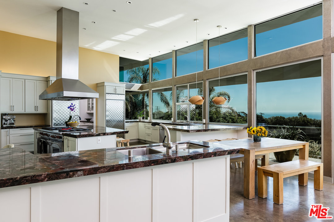 27366 Winding Way Malibu, CA 90265 - Photo 7 of 43