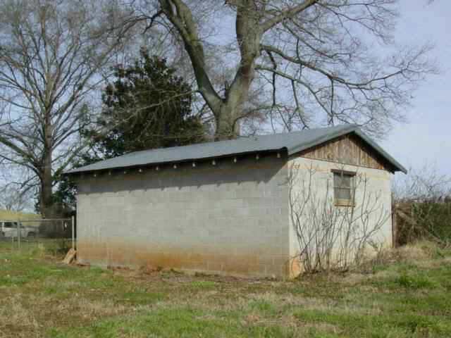 241 State Rd S-37-208 Seneca, SC 29678 - Photo 3 of 9 Gallery Image 3