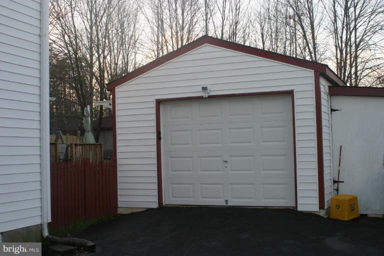 173 Choptank Road Stafford, VA 22556 - Photo 2 of 14 Garage 1