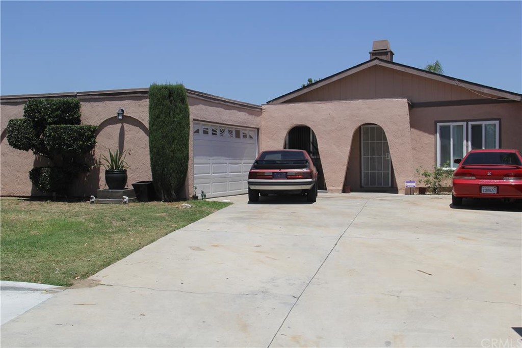595 North Chestnut Avenue Rialto, CA 92376 - Photo 1 of 1