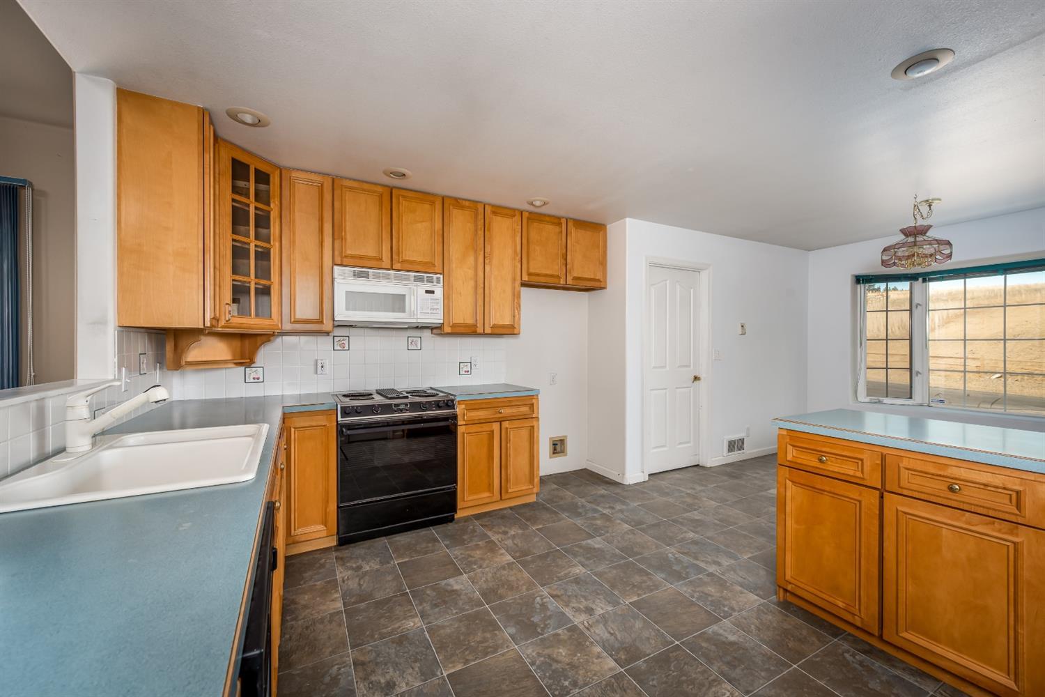 2840 Old Fort Road Klamath Falls, OR 97601 - Photo 3 of 21 Additional Photo