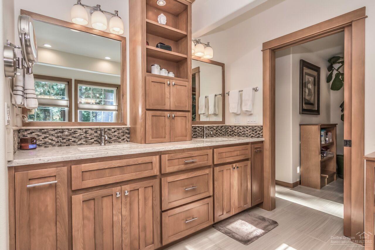 905 Northwest Chelsea Loop Bend, OR 97703 - Photo 19 of 25 Additional Photo