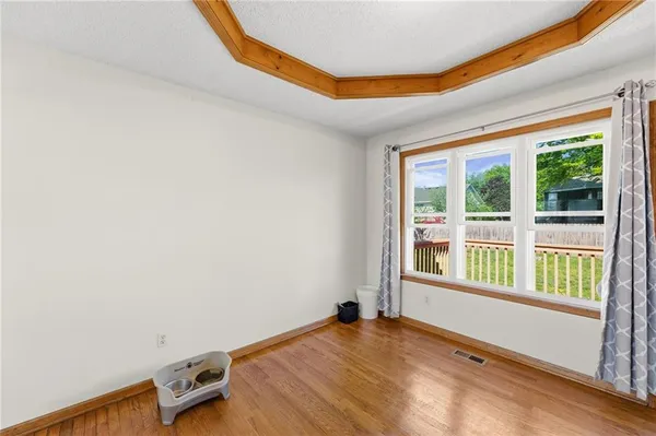 $270,000 | 821 Northeast Michael Drive, Lee's Summit, MO 64086