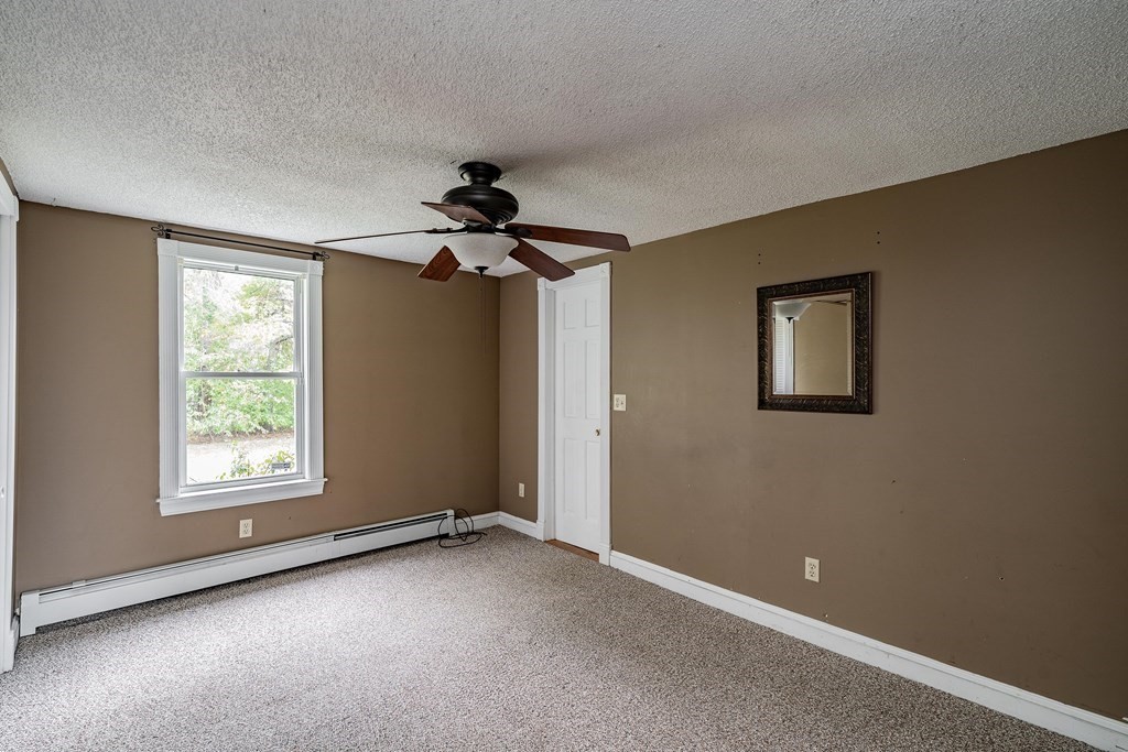 144 Lamont Street Springfield, MA 01119 - Photo 11 of 26 Gallery Image 11