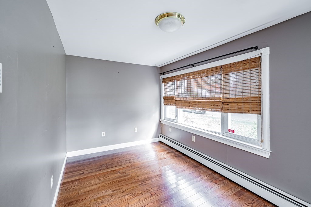 144 Lamont Street Springfield, MA 01119 - Photo 3 of 26 Gallery Image 3