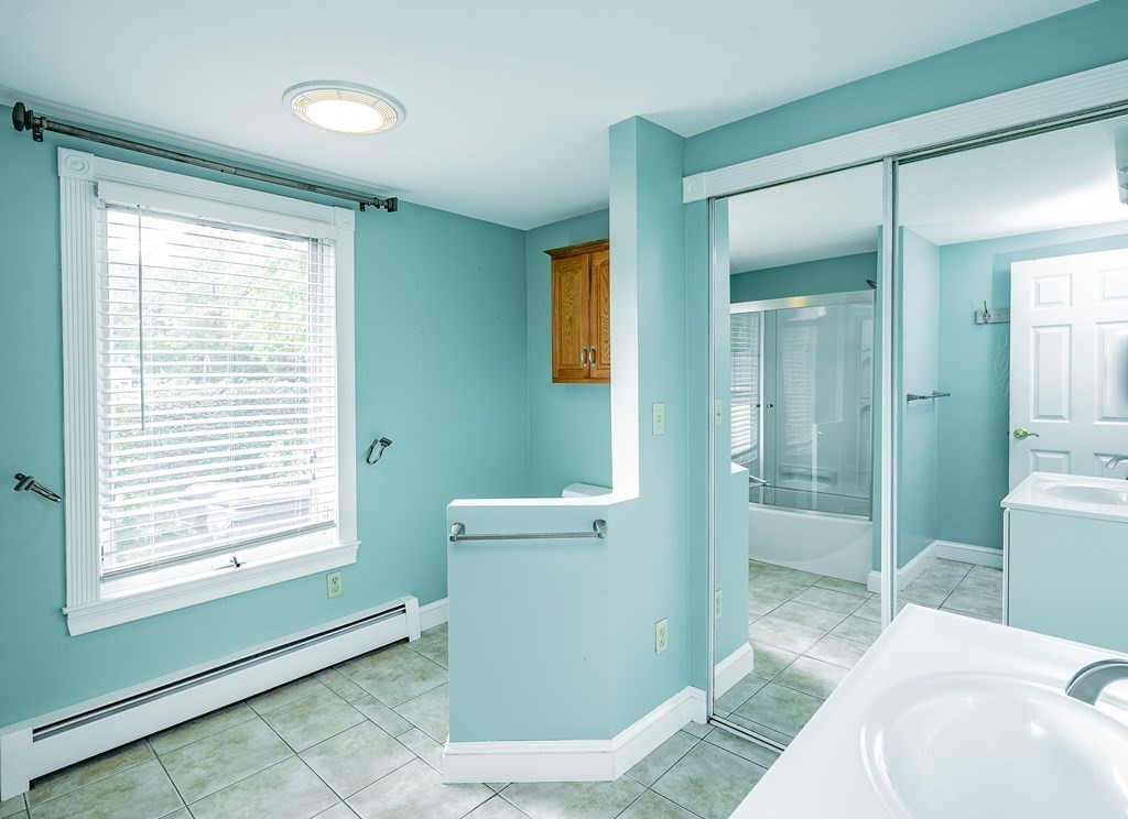 144 Lamont Street Springfield, MA 01119 - Photo 7 of 26 Gallery Image 7
