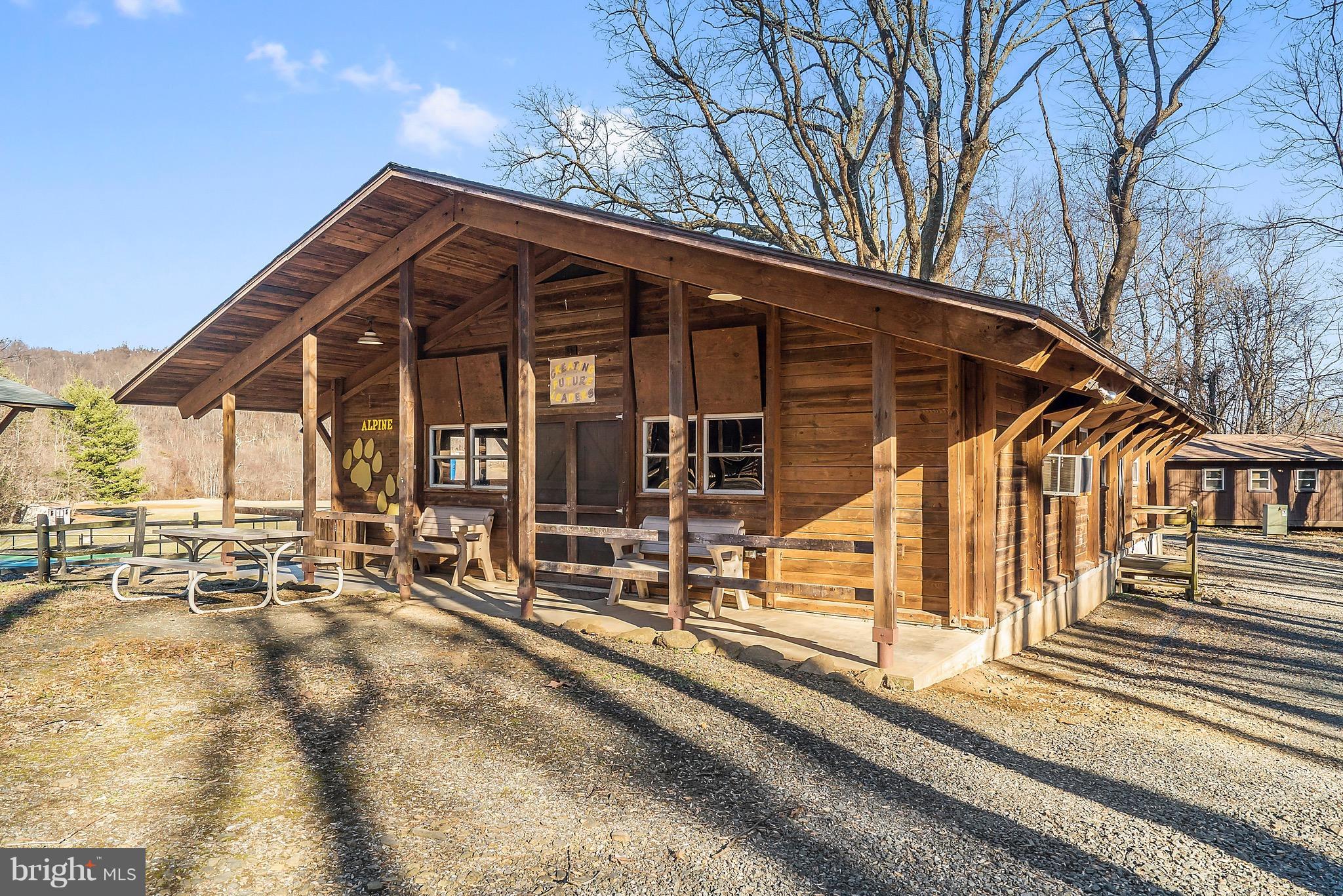 12494 Moss Hollow Road Markham, VA 22643 - Photo 13 of 26 Village Lodge