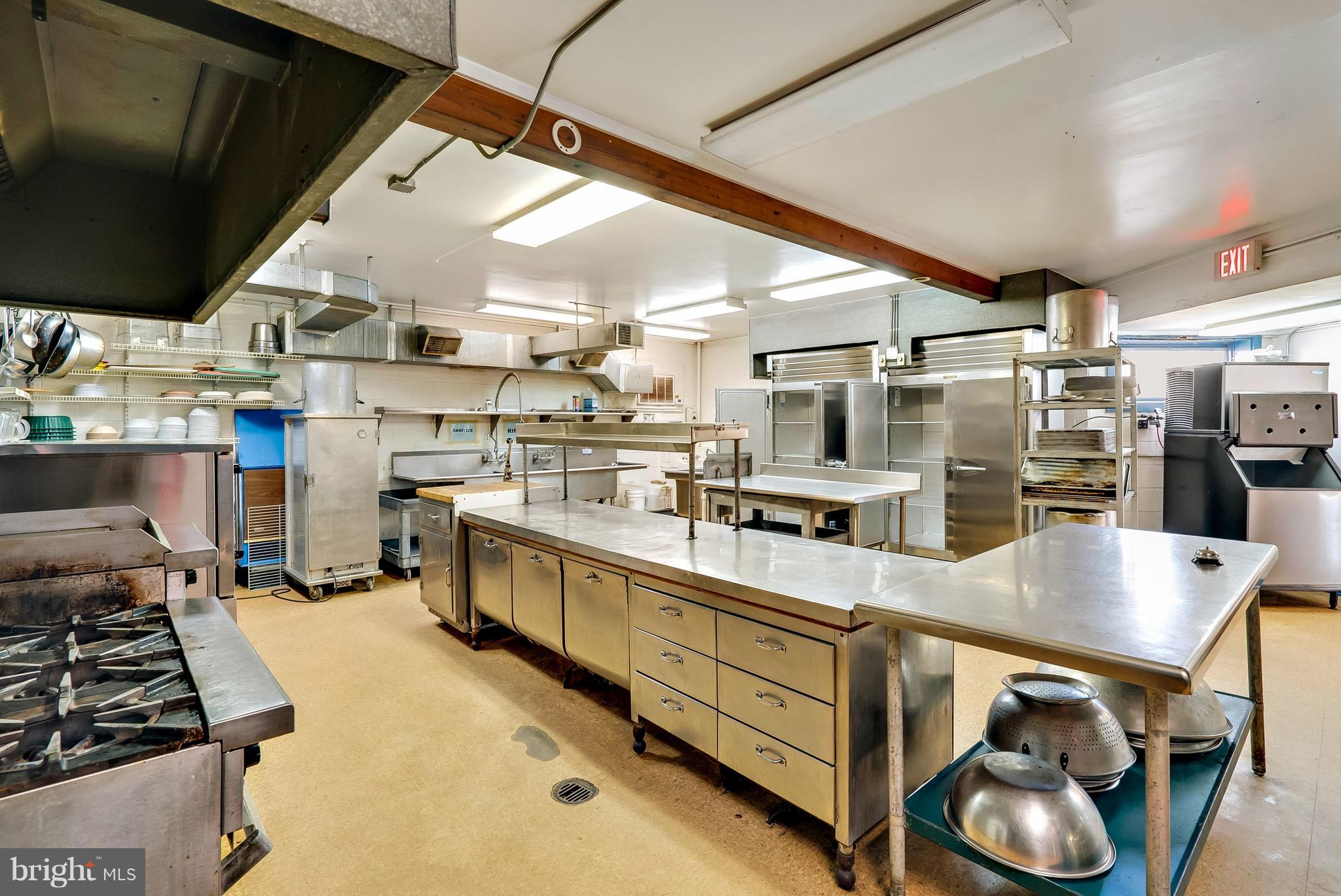12494 Moss Hollow Road Markham, VA 22643 - Photo 5 of 26 Commercial Kitchen equipment conveys