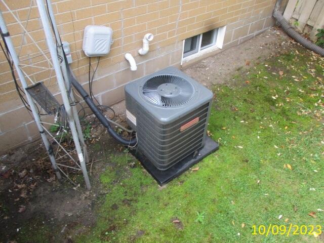609 East Prairie Ronde Street Dowagiac, MI 49047 - Photo 5 of 23 5