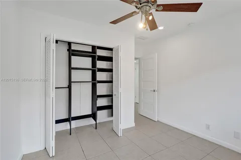 $209,999 | 3050 Northeast 5th Terrace, Unit 13, Wilton Manors, FL 33334
