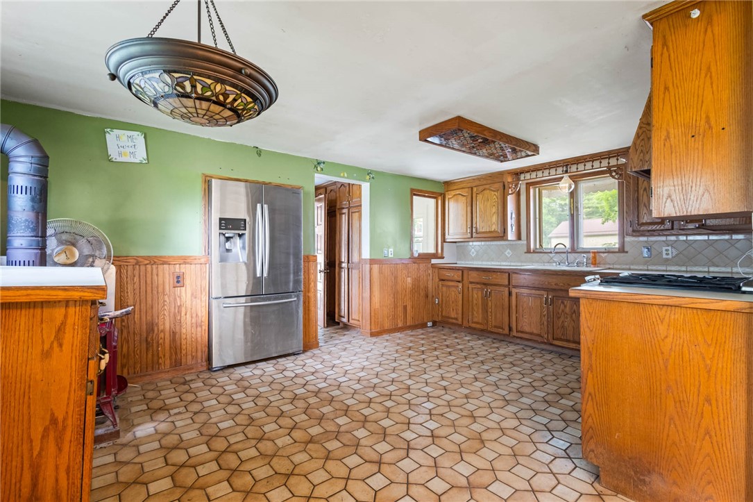 9283 South Street Road Le Roy, NY 14482 - Photo 4 of 34