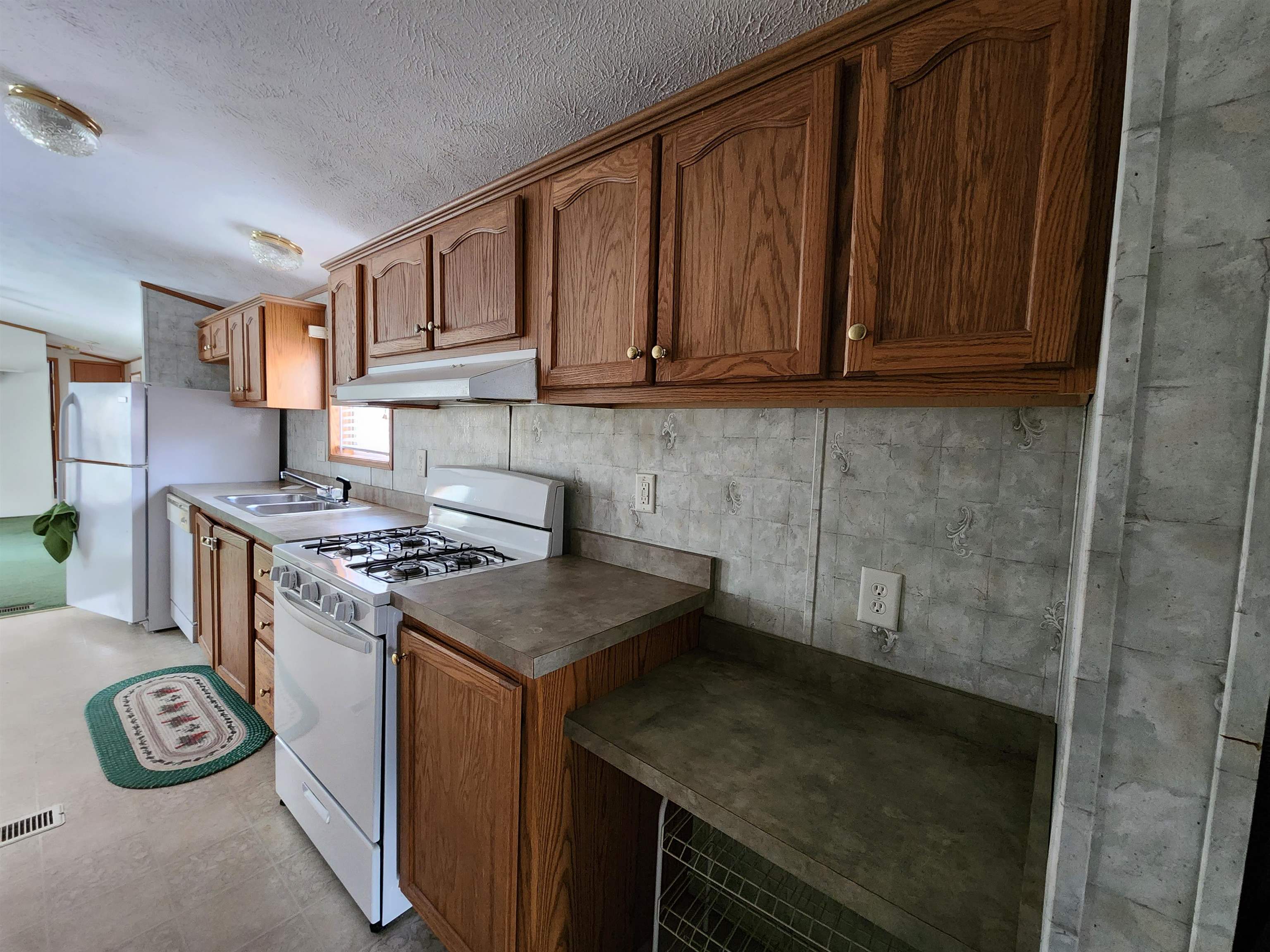 381 Lake Tarleton Road Warren, NH 03279 - Photo 9 of 27 Gallery Image 9