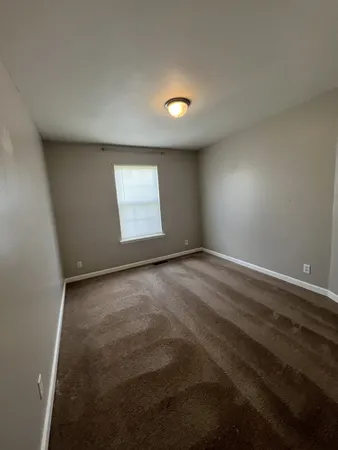 $1,400 | 323 Atlantic Avenue, Oak Grove, KY 42262