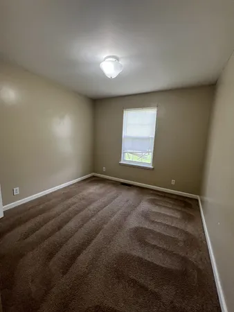 $1,400 | 323 Atlantic Avenue, Oak Grove, KY 42262