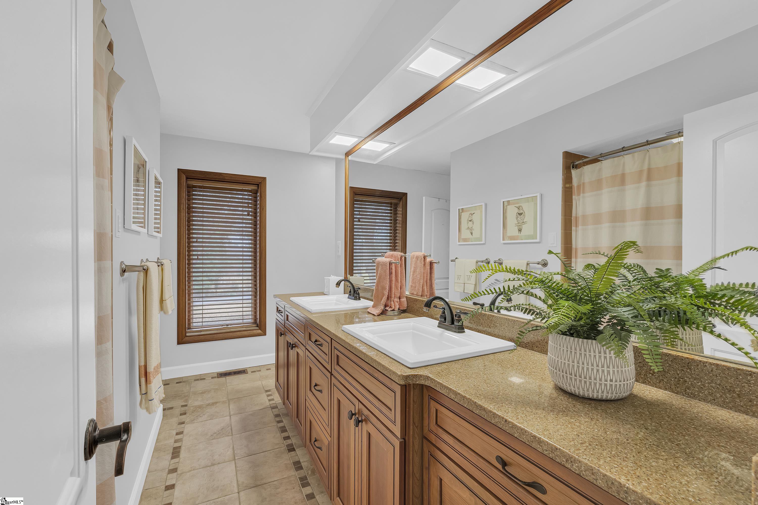 1004 Seven Springs Road Spartanburg, SC 29307 - Photo 19 of 34 Gallery Image 19