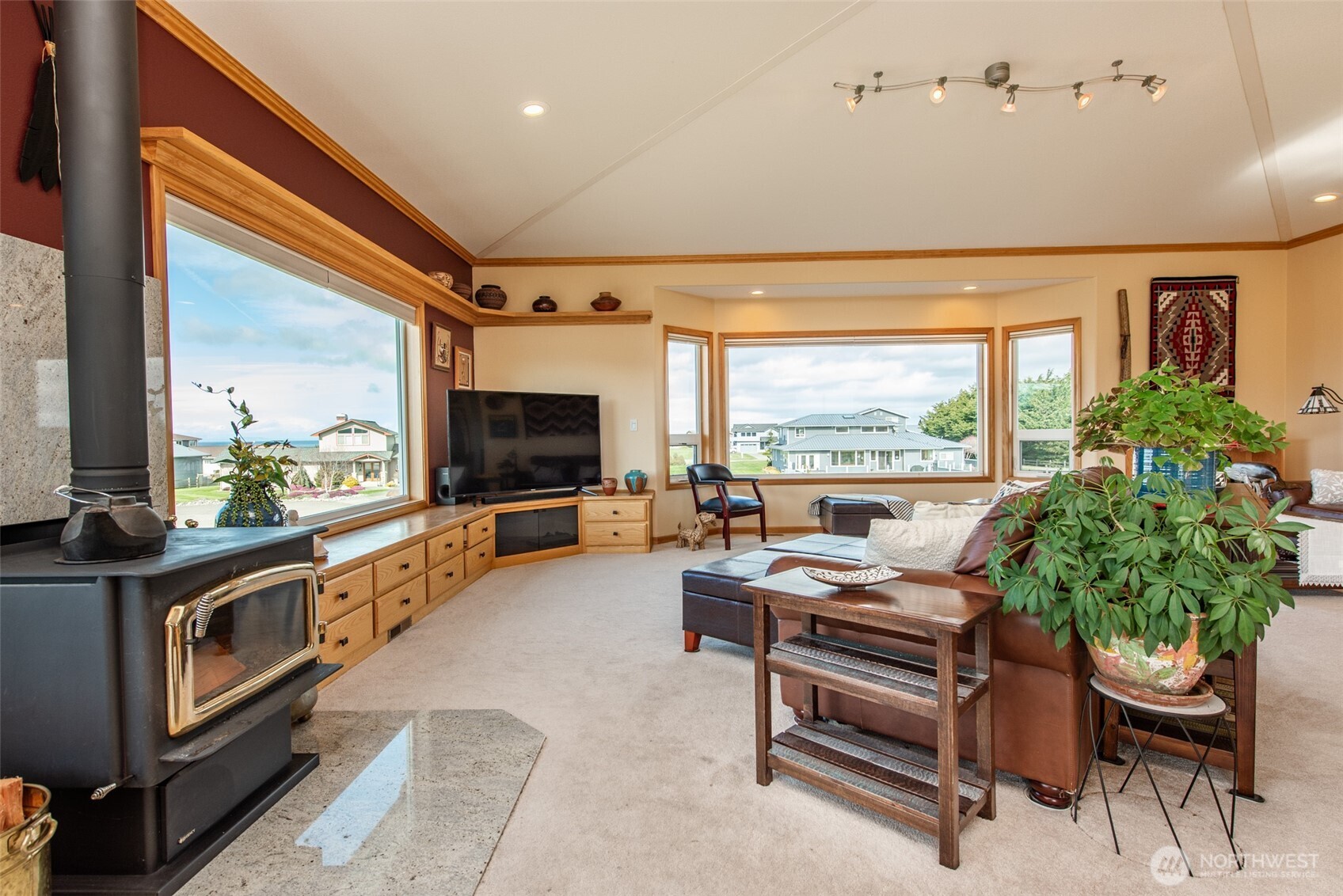 411 Greywolf Road Sequim, WA 98382 - Photo 8 of 40