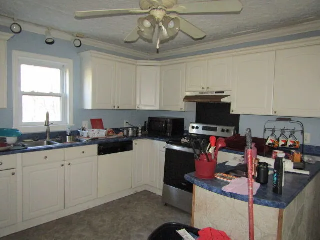 $85,000 | 72 Calais Avenue, Calais, ME 04619