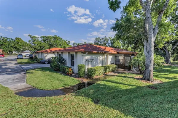 $210,000 | 2240 Spruce Lane, Unit D, Palm Harbor, FL 34684