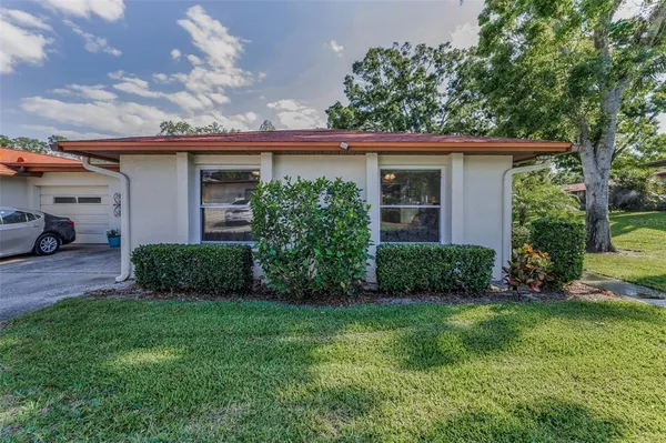 $210,000 | 2240 Spruce Lane, Unit D, Palm Harbor, FL 34684