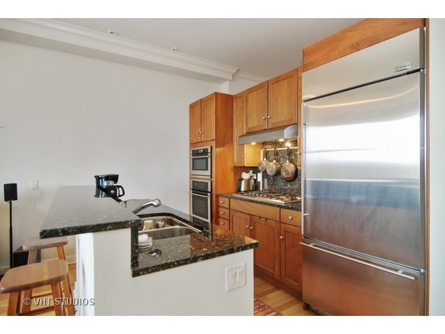310 South Michigan Avenue, Unit 505 Chicago, IL 60604 - Photo 4 of 11