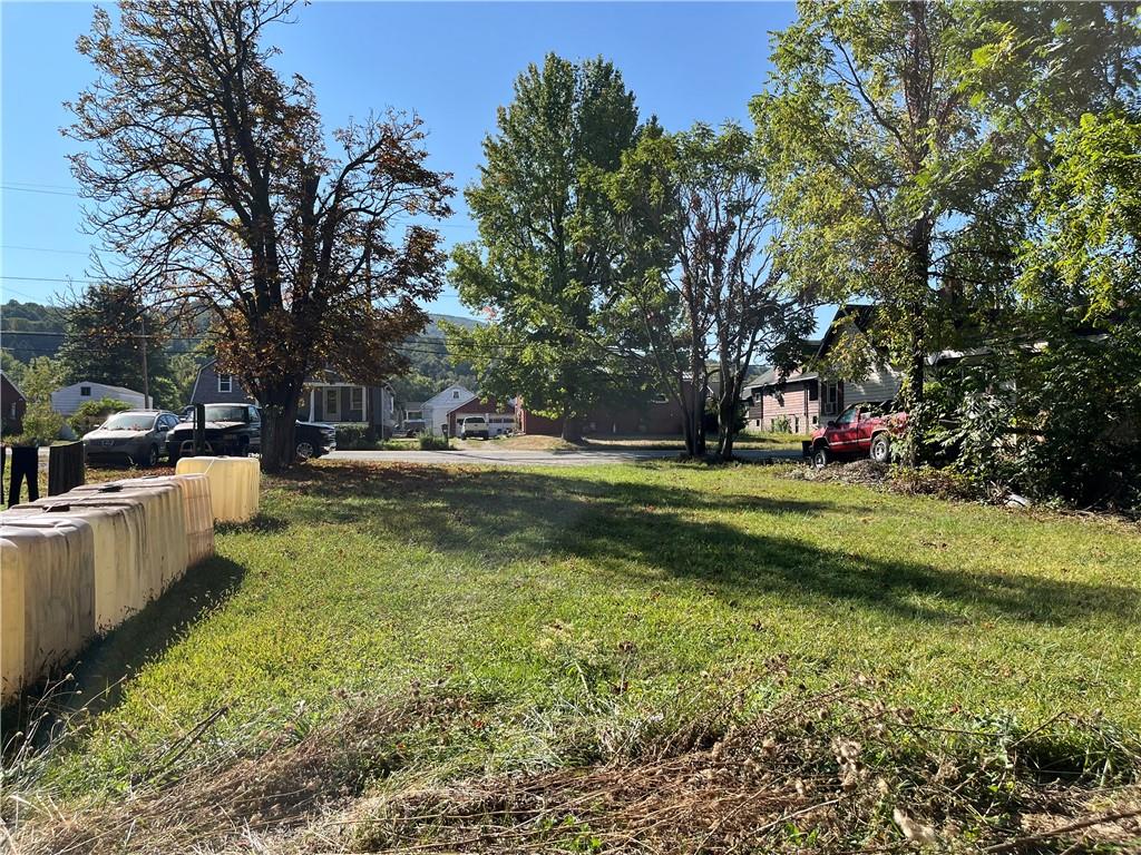 131 Hopwood Coolspring Road Hopwood, PA 15445 - Photo 9 of 18