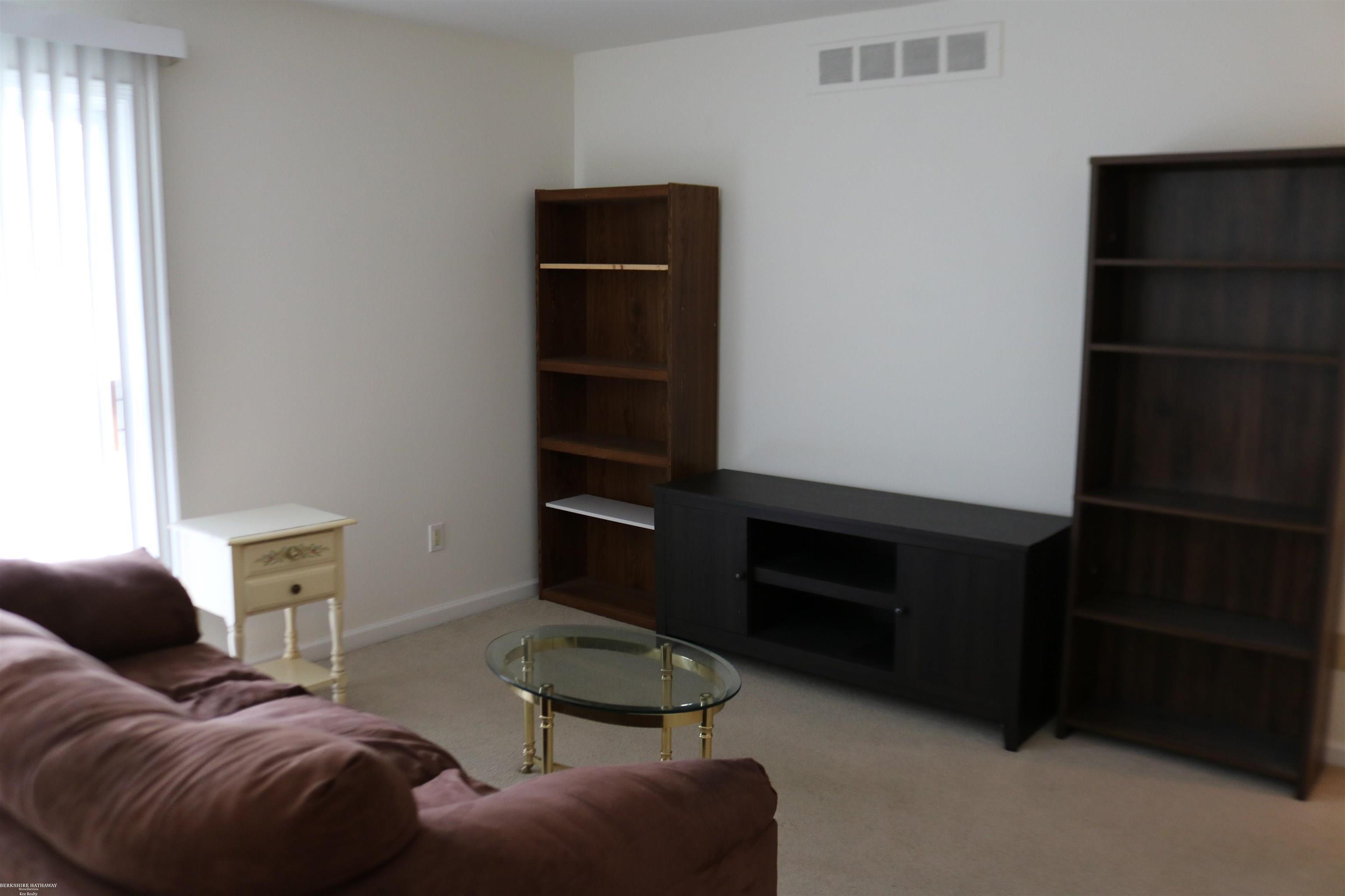 29297 Hayes Road, Unit #1 FIRST Warren, MI 48088 - Photo 4 of 22