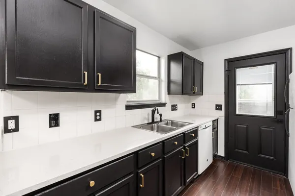 $2,200 | 6908 Villita Cove, Austin, TX 78741