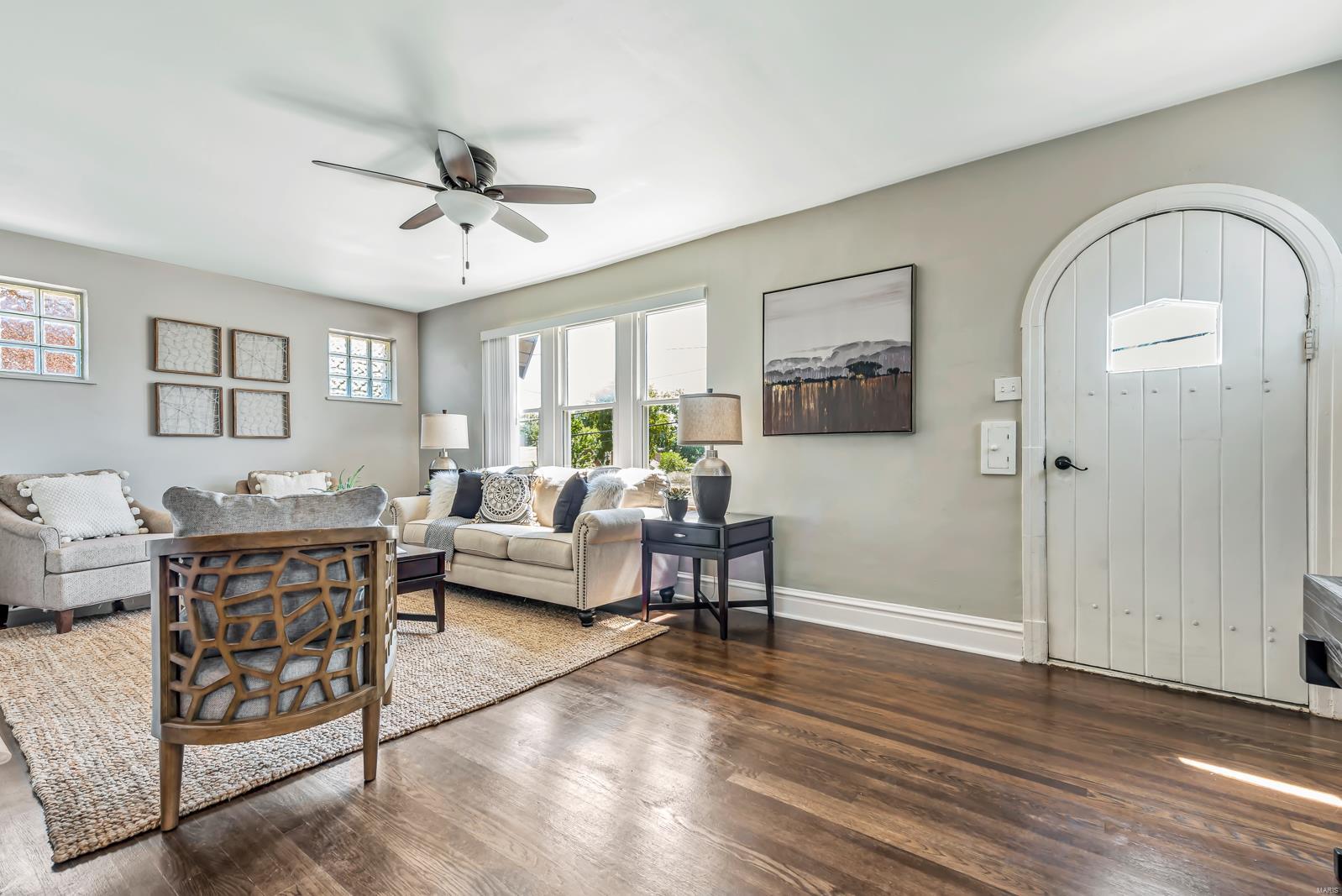 5223 Weber Road St. Louis, MO 63123 - Photo 2 of 34 Gallery Image 2