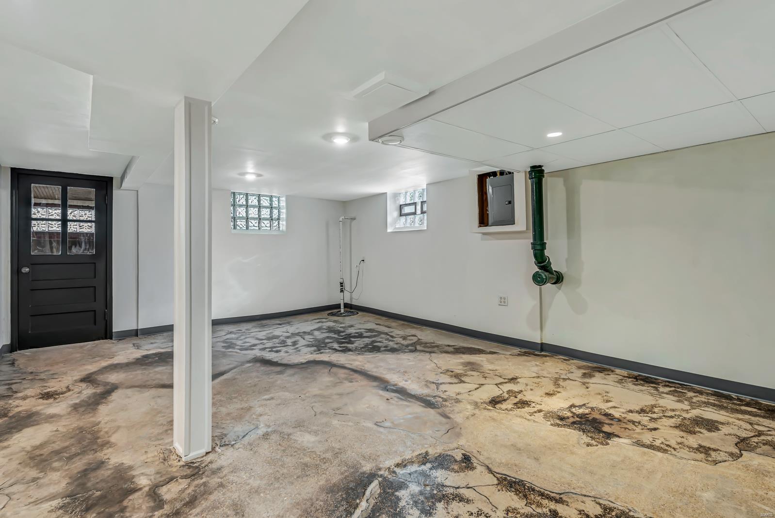 5223 Weber Road St. Louis, MO 63123 - Photo 27 of 34 Gallery Image 27