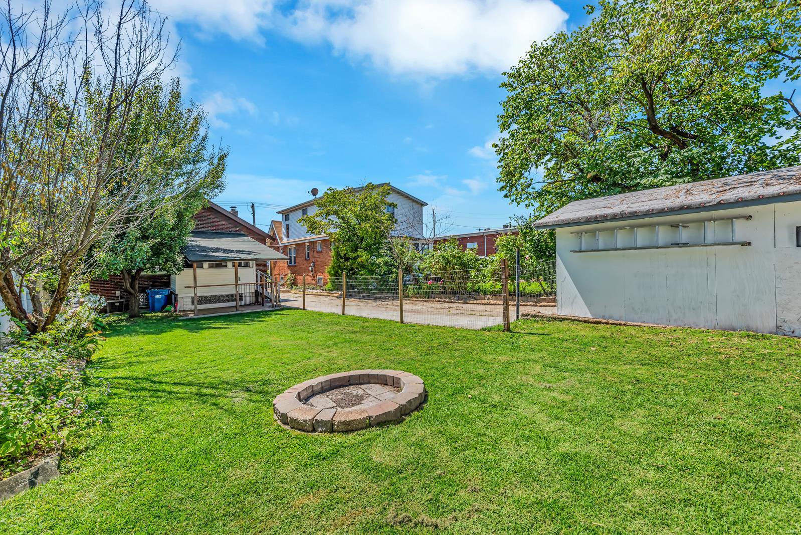 5223 Weber Road St. Louis, MO 63123 - Photo 33 of 34 Gallery Image 33