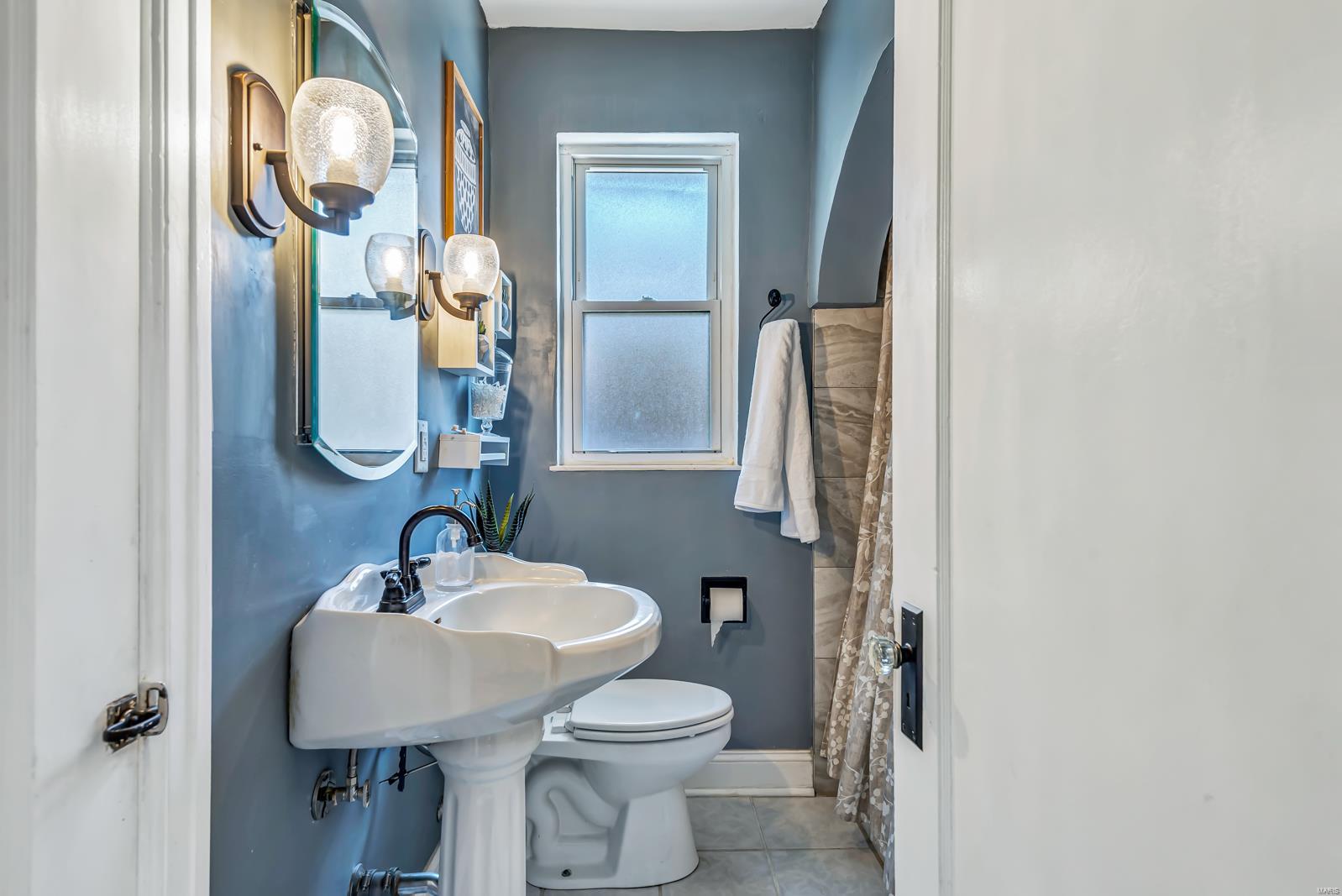 5223 Weber Road St. Louis, MO 63123 - Photo 8 of 34 Gallery Image 8