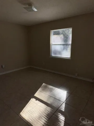 $1,300 | 3406 Green Briar Circle, Unit B, Gulf Breeze, FL 32563