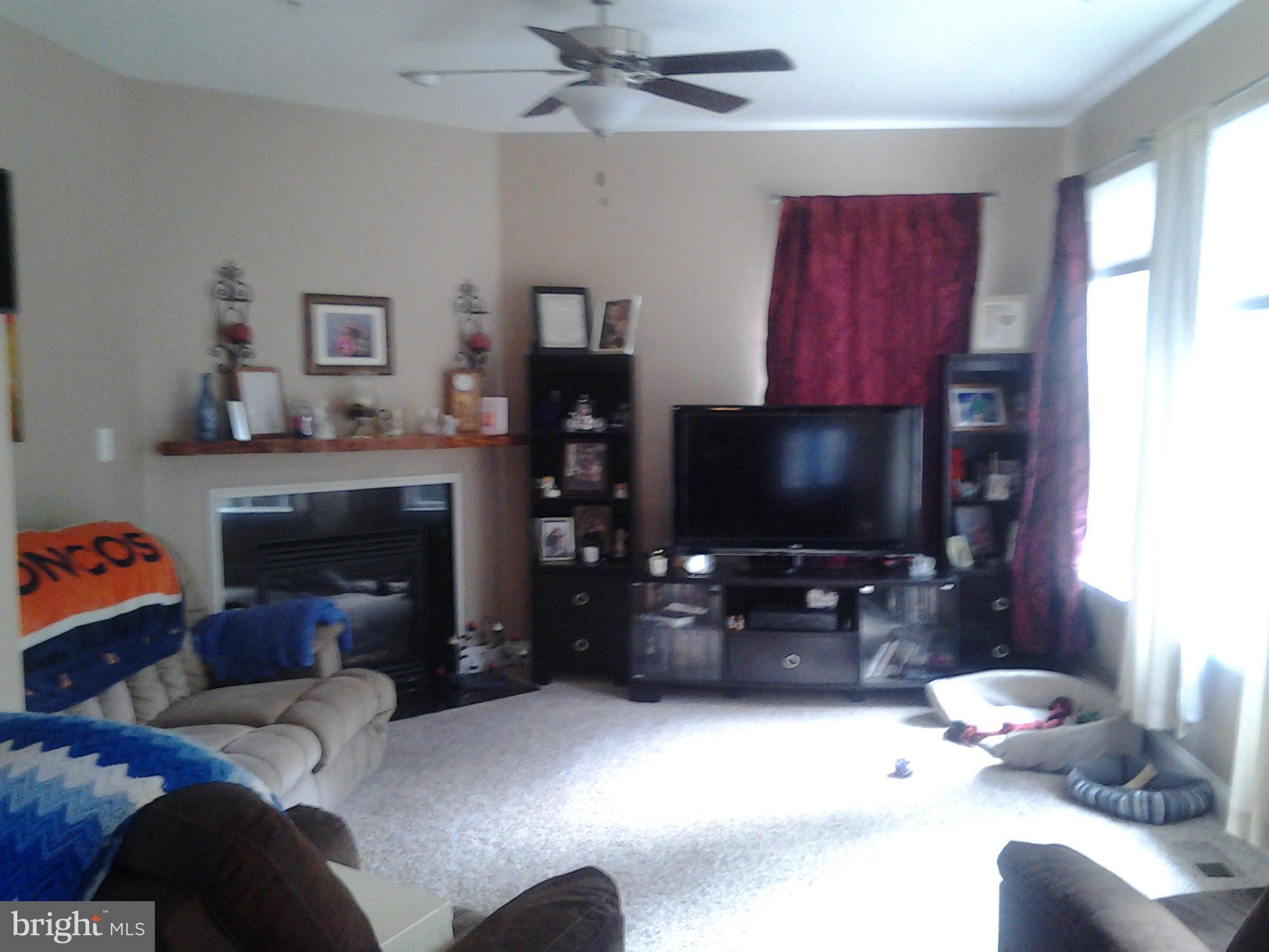 3903 Oaklawn Road Fort Washington, MD 20744 - Photo 15 of 26 Living room