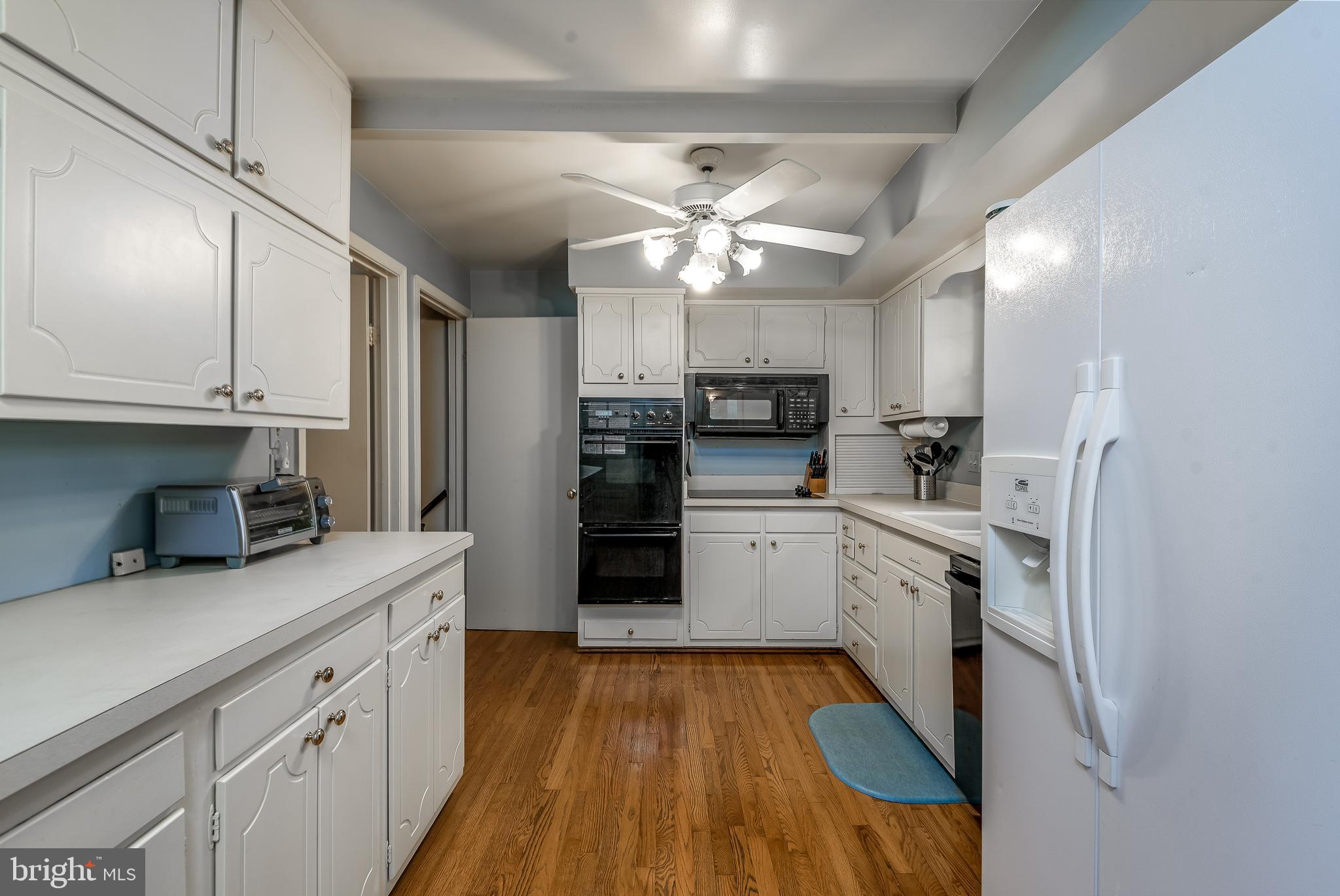 6912 Sydenstricker Road Springfield, VA 22152 - Photo 14 of 41 Kitchen with lots of counter space