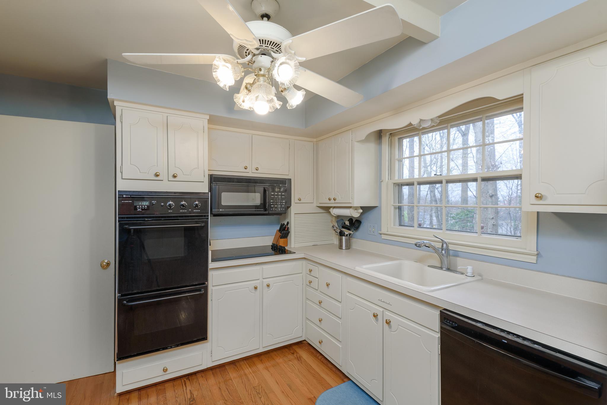 6912 Sydenstricker Road Springfield, VA 22152 - Photo 15 of 41 Double Oven and Microwave