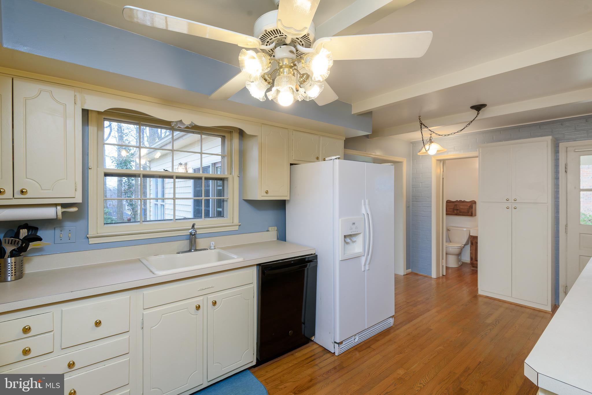 6912 Sydenstricker Road Springfield, VA 22152 - Photo 17 of 41 Kitchen