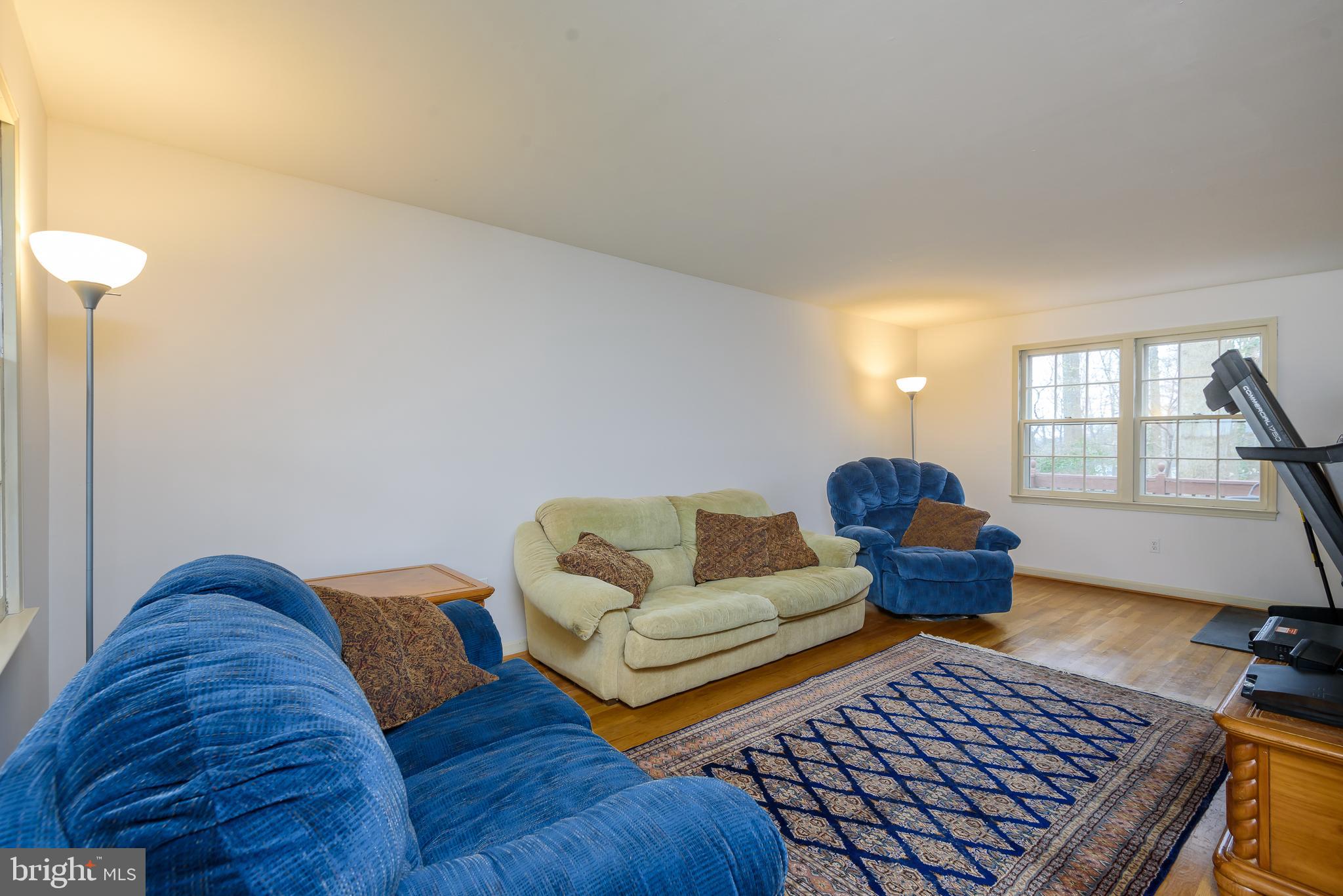 6912 Sydenstricker Road Springfield, VA 22152 - Photo 21 of 41 Living Room