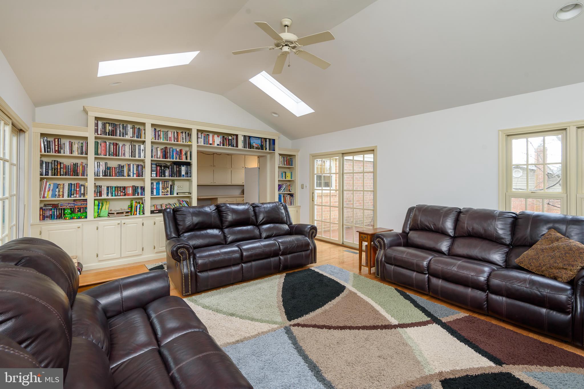 6912 Sydenstricker Road Springfield, VA 22152 - Photo 6 of 41 SGD to Deck