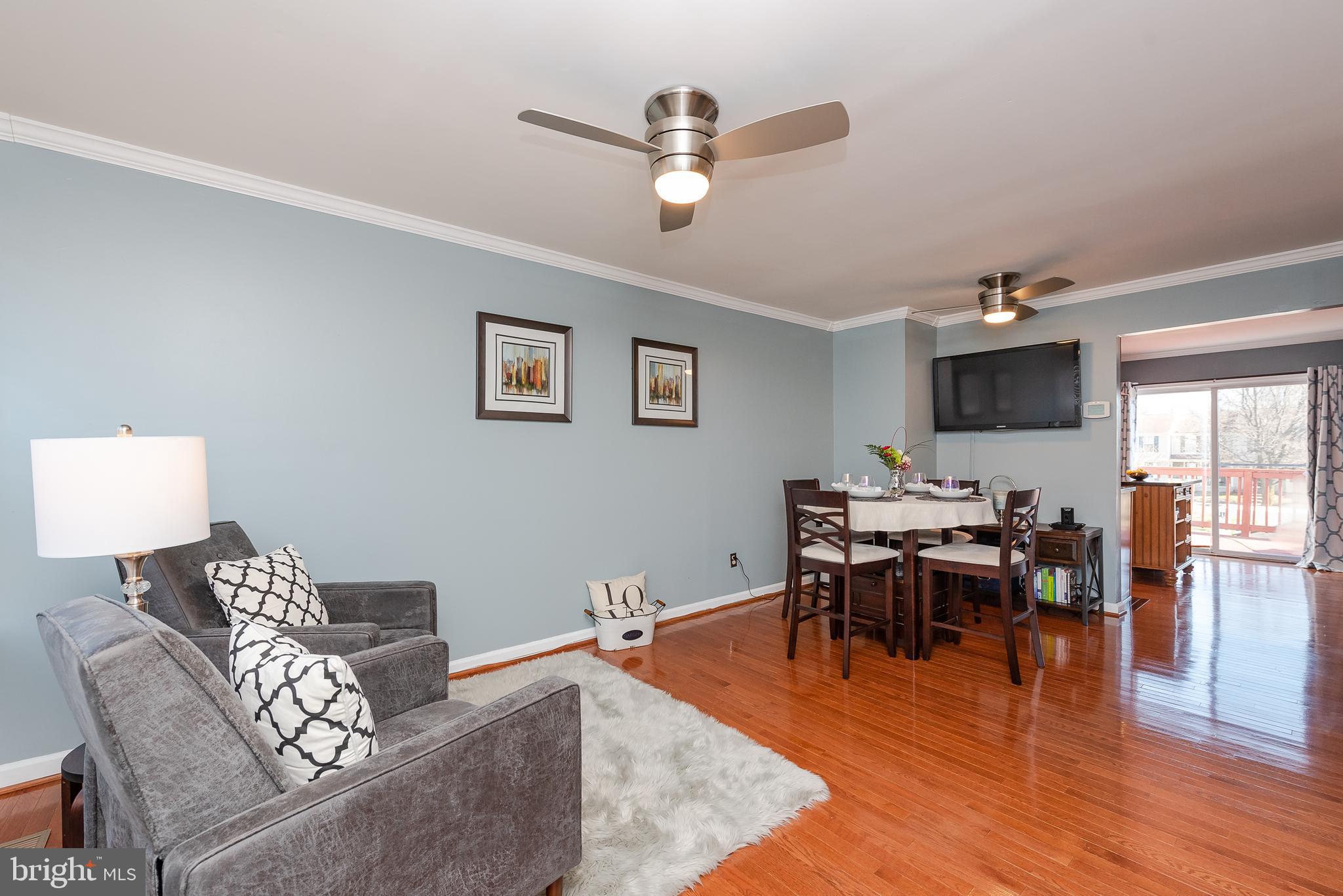 2035 Riding Crop Way Baltimore, MD 21244 - Photo 4 of 28 Living Room/Dining Room