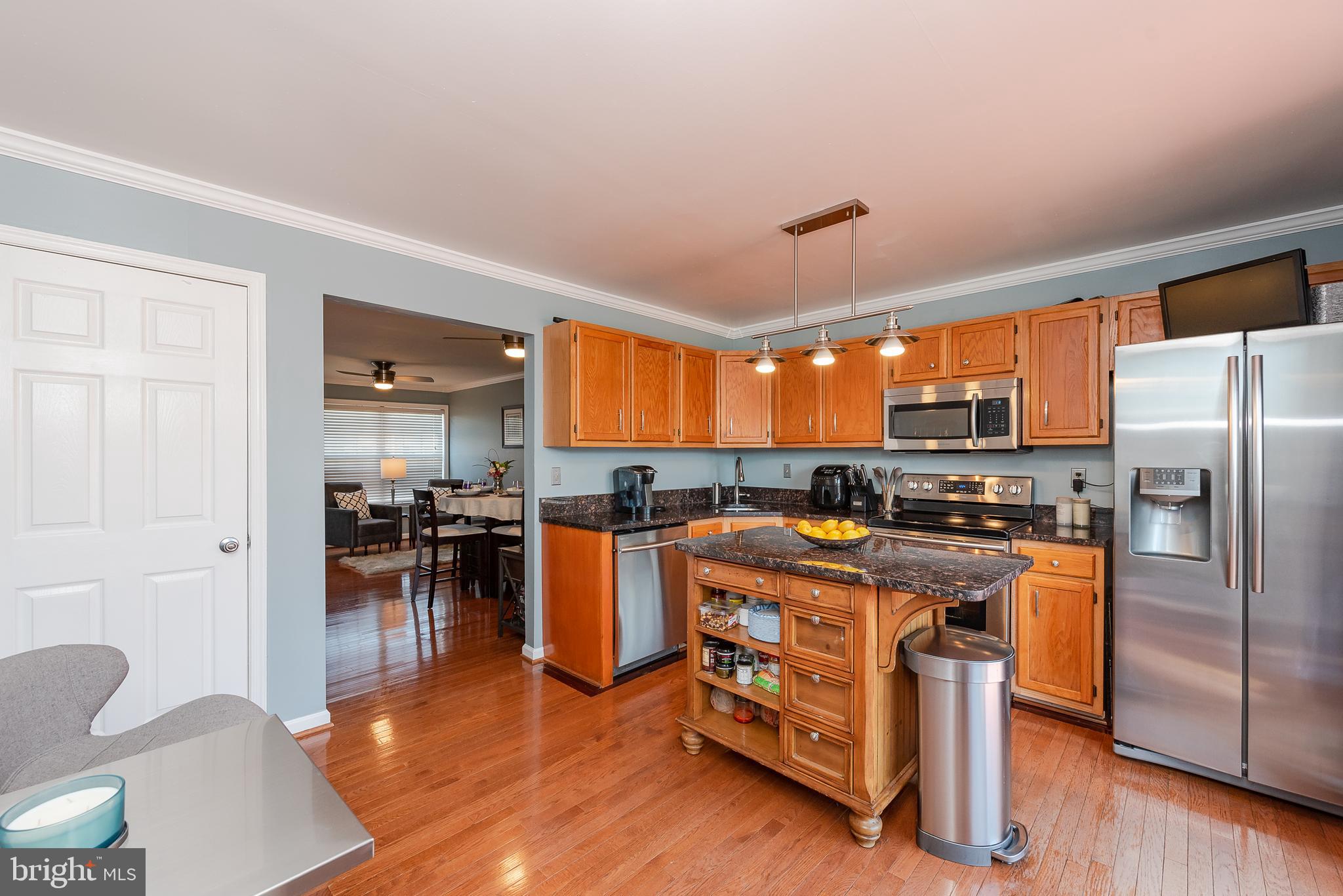 2035 Riding Crop Way Baltimore, MD 21244 - Photo 9 of 28 Kitchen