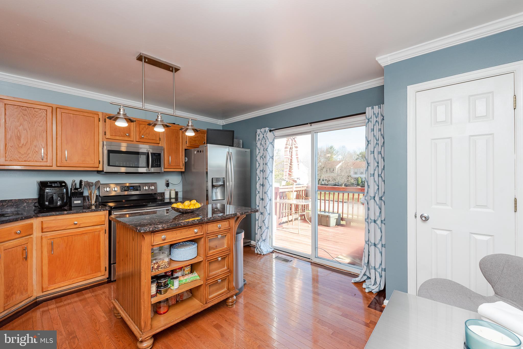 2035 Riding Crop Way Baltimore, MD 21244 - Photo 10 of 28 Kitchen